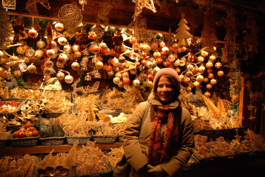 Ez a kép 2007-ben készült Bécsben. 18 éve! Elég ha ránézek, és máris érzem Advent igazi hangulatát, illatát, talán még az ízét is.